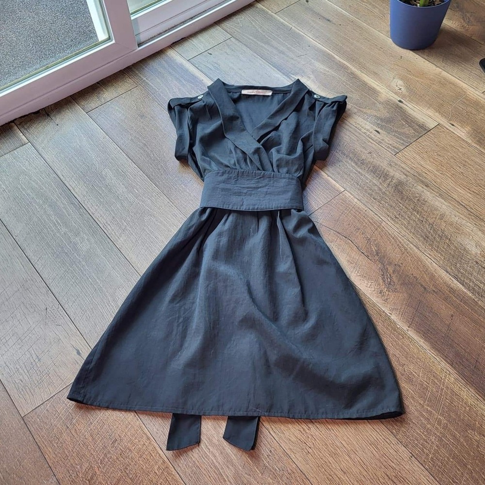 Carolina Williamson Black Surplice Wrap Dress Sleeveless Shoulder Epaulettes S